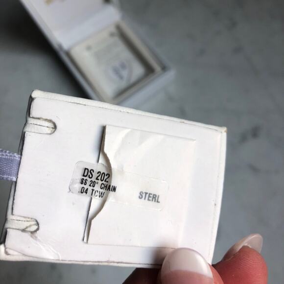 Brand new Heart Locket 20” chain - Picture 4 of 4